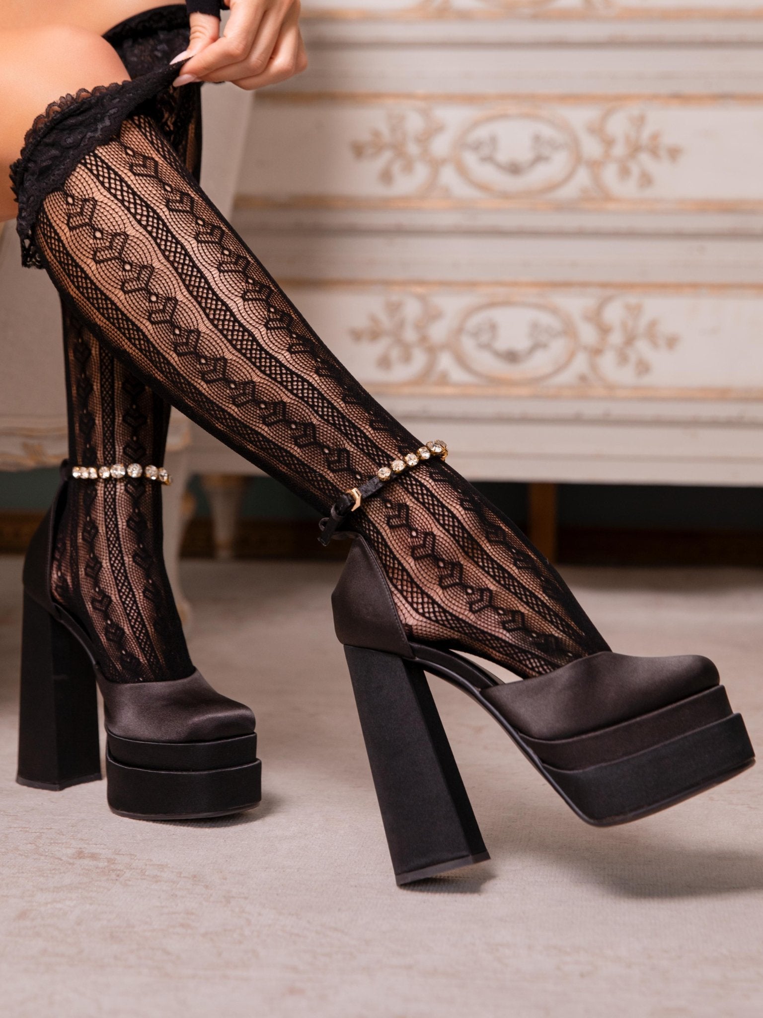 Leg Avenue - Medias Hasta La Rodilla Con Volantes Negro