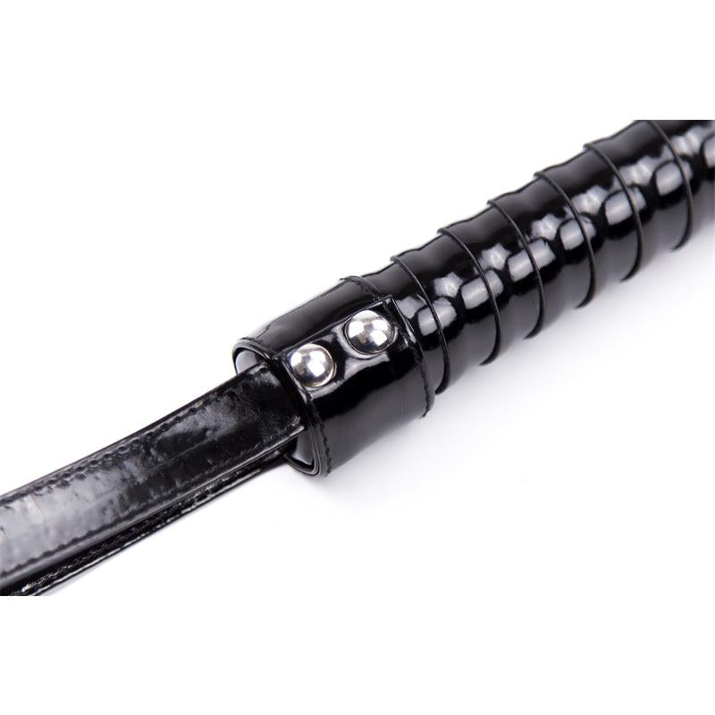 Flogger Con Mango Brillante 44 Cm Negro
