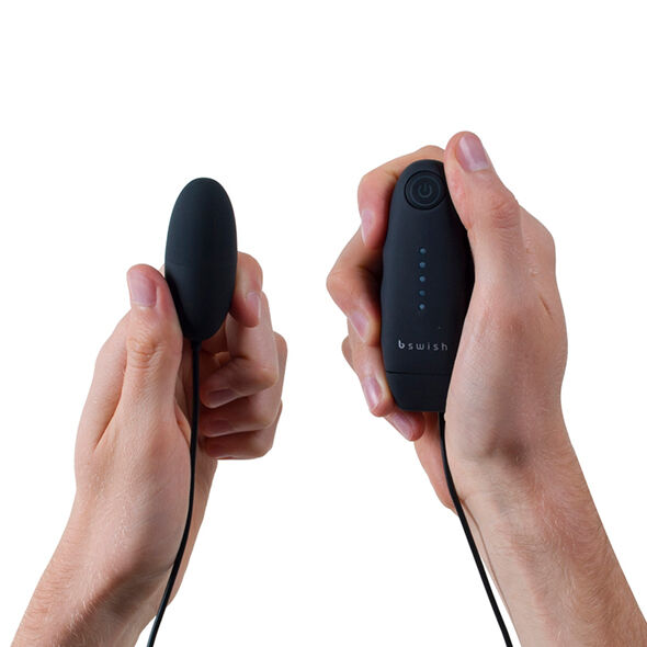 B Swish - Bnaughty Classic Vibrating Bullet Negro