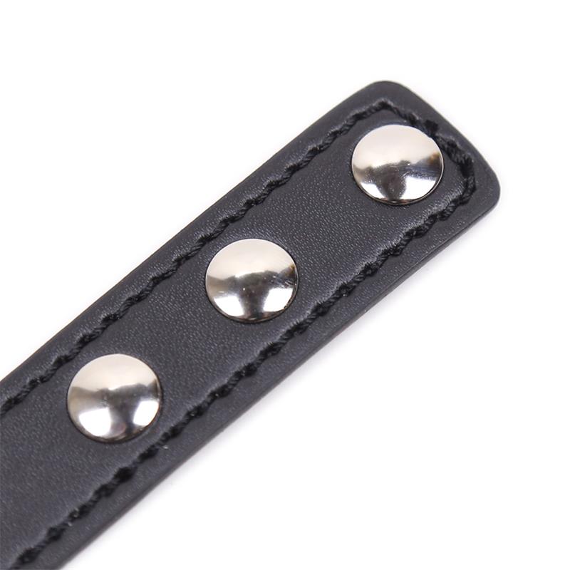 Collar Con Aro En Forma De Corazón Negro