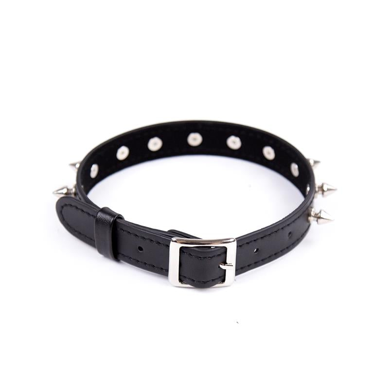 Collar Con Pinchos Negro