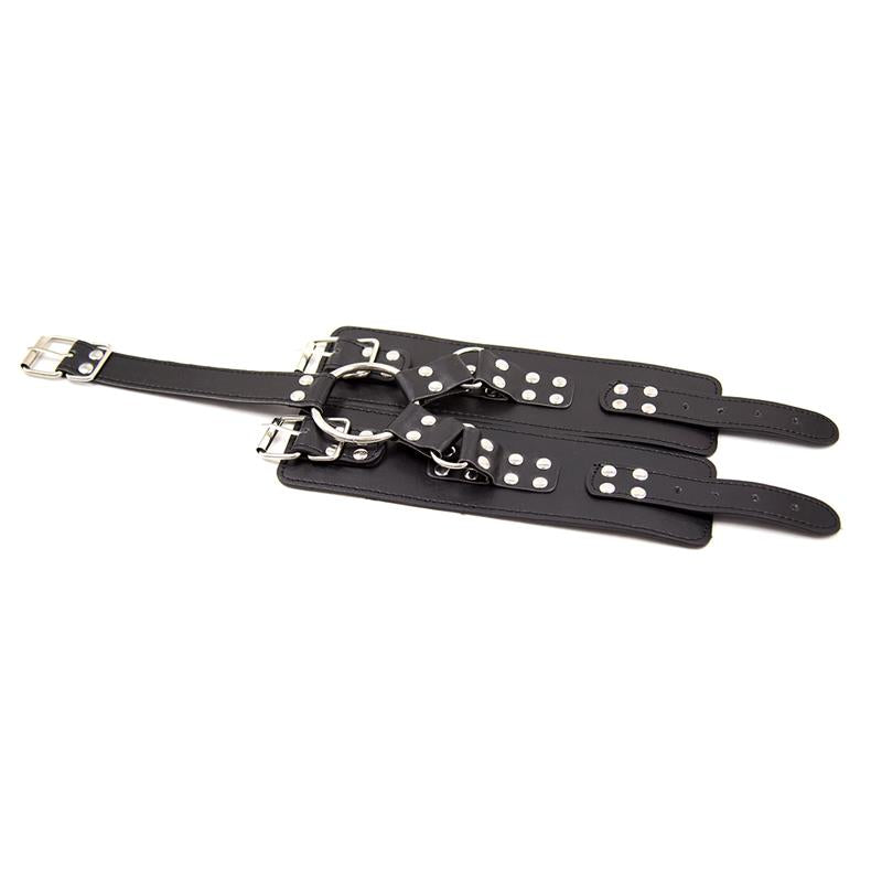 Collar Con Restricciones Negro