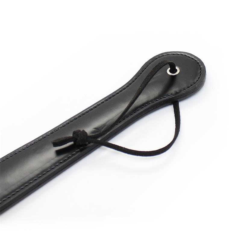 Pala Negra De Cuero Vegano De 48 Cm.