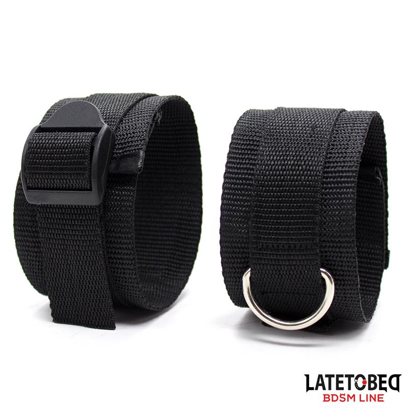 Restricciones Patra La Cama Con Esposas Ajustables