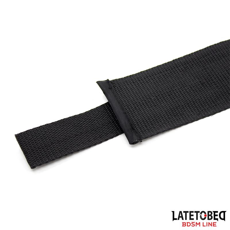 Restricciones Patra La Cama Con Esposas Ajustables